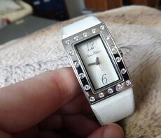 Biele dámske hodinky so Swarovského kryštálmi Paris Hilton - 2