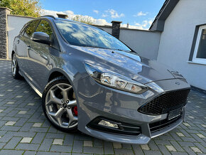 Ford Focus Kombi ST 2.0 EcoBoost 250PS  TOP STAV - 2