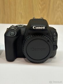 Canon EOS 200D + 18-55 mm f/3.5-5.6 + 50 mm f/1.8 - 2