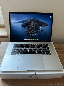 Apple MacBook Pro 2017 15 inch Core I7, 16GB RAM, 256GB SSD - 2