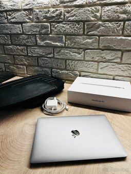 Predám Apple MacBook Air Retina 13, 2020 - Stav nového - 2