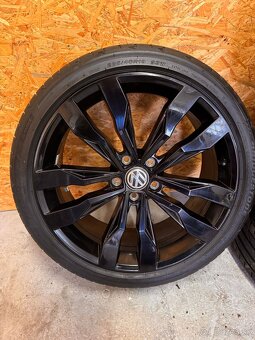 ORIG.VW PASSAT T-Roc R19 R-line SUZUKA 225/40/19. - 2