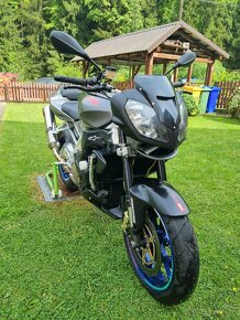 Aprilia RSV 1000 Tuono - 2