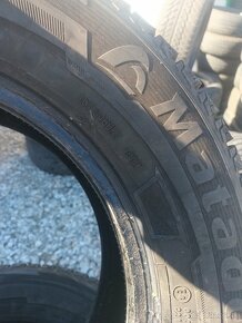 215/65r15C - 2