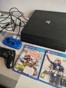 Playstation 4 pro 1000gb 4K + 2x ovladač + hry - 2