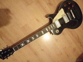 Predám vianočnú  komplet sadu.Les Paul Rockman a Zoom R8 . - 2