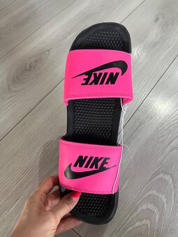 Dámske šľapky Nike - 2