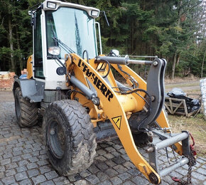 7.5t nakladač Liebherr 509 bez lopaty - 2