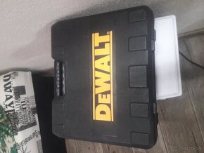 DEWALT - 2