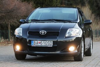 TOYOTA AURIS BENZÍN 1,6i VALVEMATIC - 2