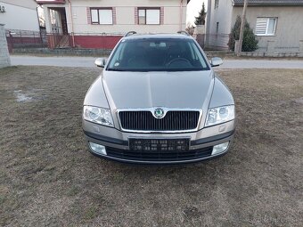 Predam Skoda octavia combi 1,9 tdi elegance - 2