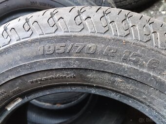 Predám letné pneu 195/70r15c - 2