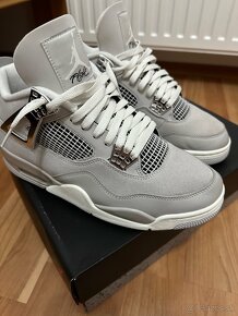 Air Jordan 4 Retro Frozen Moments - 2