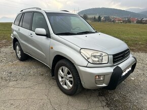 Toyota Rav4 2.0 benzín 110KW manuál 2001 4x4 - 2