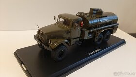 Model KRAZ 255 cisterna - 2