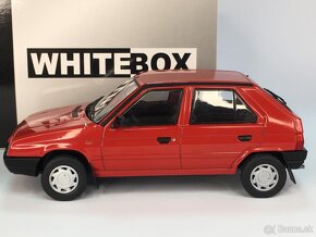 ŠKODA Favorit - červená - 1/24 - WHITEBOX - 2