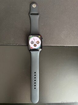 Apple watch 8 45mm + 10 náramkov - 2