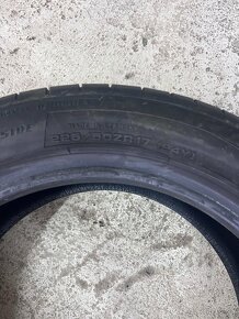 Pneu 225/50 R17 - 2