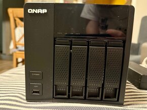 QNAP TS-412 dátové úložisko 4x - 1Tb disky - 2