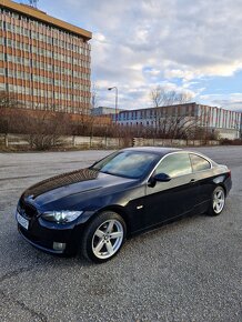 BMW e92 320i coupe manuál - 2