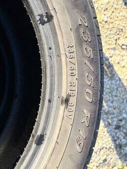 Pirelli 235/50R19 - 2