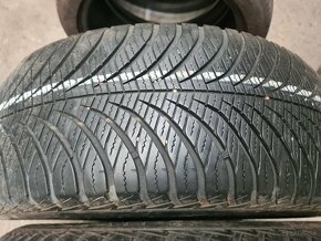 235/55r17 celoročné GOODYEAR dezén 7,2mm - 2