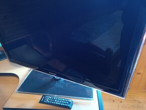 Predám Televízor SAMSUNG UE32D5500 20€ - 2