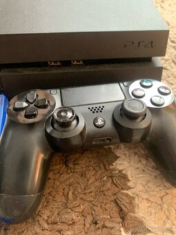 Playstation 4 - 2