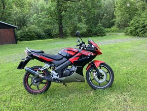 Honda CBR125R 2011 - 2