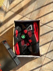 Jordan 4 red thunder - 2