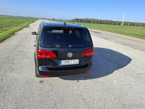 Volkswagen Touran 2.0 TDI Highline DSG - 2