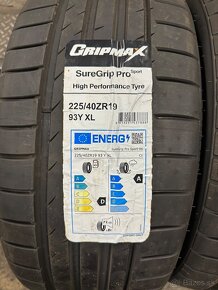 Letné pneu Gripmax Suregrip Pro 225/40 R19 - 2