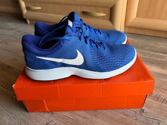 Nike Revolution 4 Royal Blue (modrá) - 2