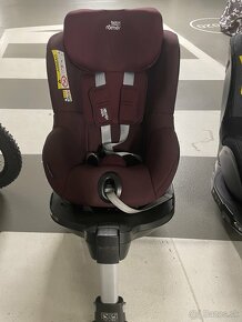 BRITAX-ROMER Dualfix M i-size Burgundy Red Autosedacka - 2