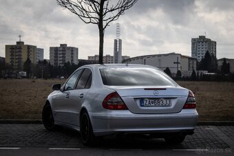 Mercedes-Benz E 500 4MATIC - 2