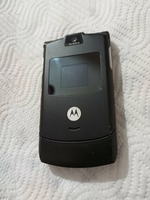 Motorola rázr v 3 - 2