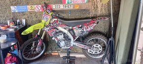 Ponúkam crossu Suzuki 2015 FMF výfuk vstrek 250ka - 2