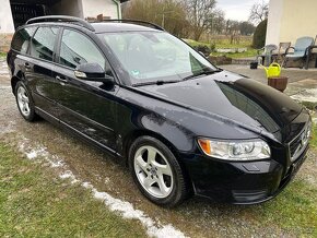 VOLVO V50 2.0D 110kw r.2011 187000km navigace klima - 2