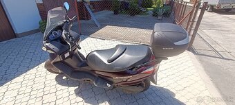 Suzuki Burgman 125 - 2