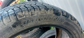 Predam zimne pneu 245/40 r18 - 2