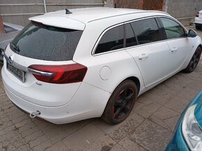 Opel Insignia facelift combi 2.0cdti automat rozpredám - 2