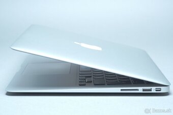 ZÁRUKA/Macbook Air 13.3"/I5 1.3GHZ/4GBRAM/256GB SSD/CZ - 2