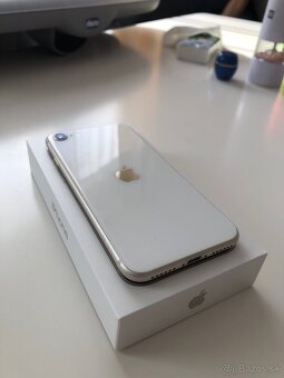 iPhone SE 3.gen 2022 128 GB Starlight - 2