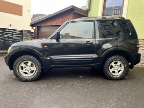 Mitsubishi PAJERO - 2