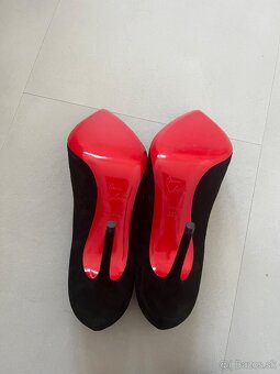 Christian Louboutin lodičky čierne semišové - 2