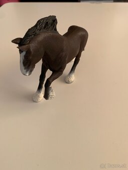 Schleich ťažný kôň - 2