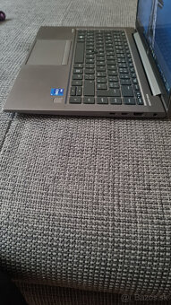 HP Zbook Firefly 14 G8 - 2