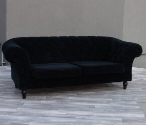 Pohovka inšpirovaná štýlom ” CHESTERFIELD “. - 2