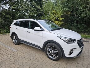 Hyundai Grand Santa fe - 2