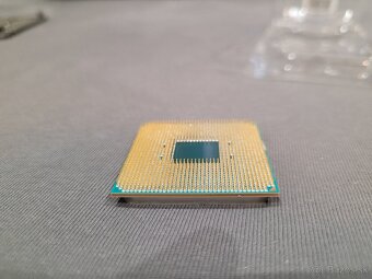 Ryzen 3 2200G - 2